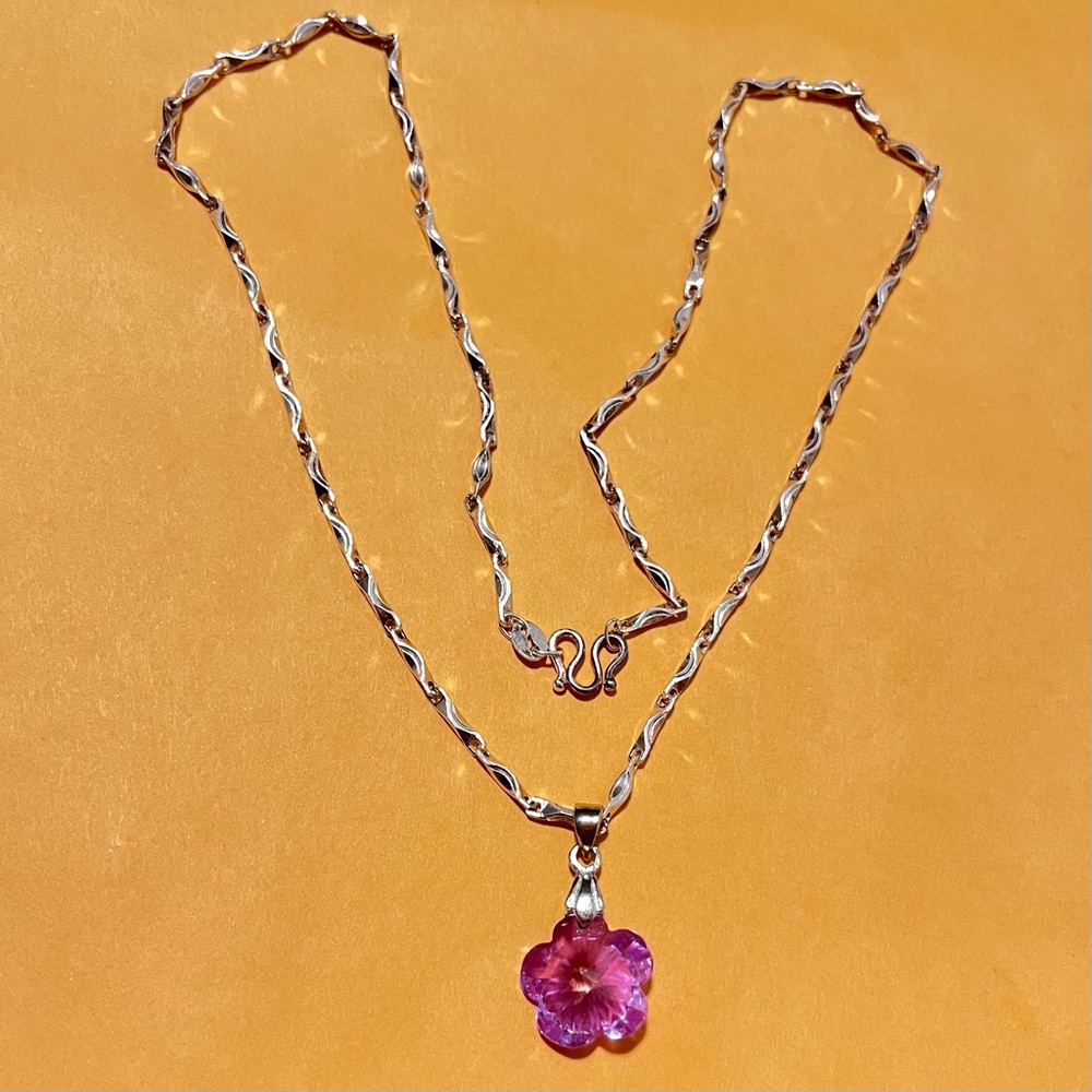 Lilac glass flower silver necklace